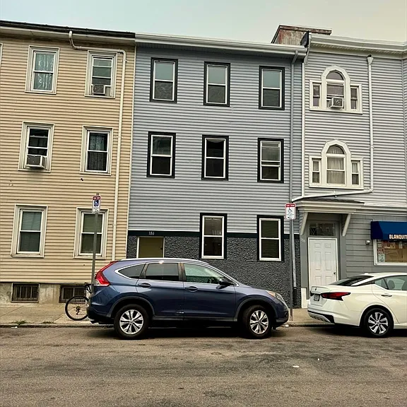 186 Marion St #2 — Photo 8