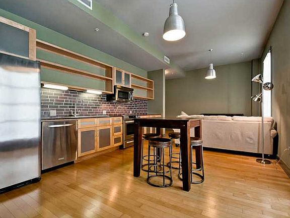 4th image of 609 W Dickson St Ste 210