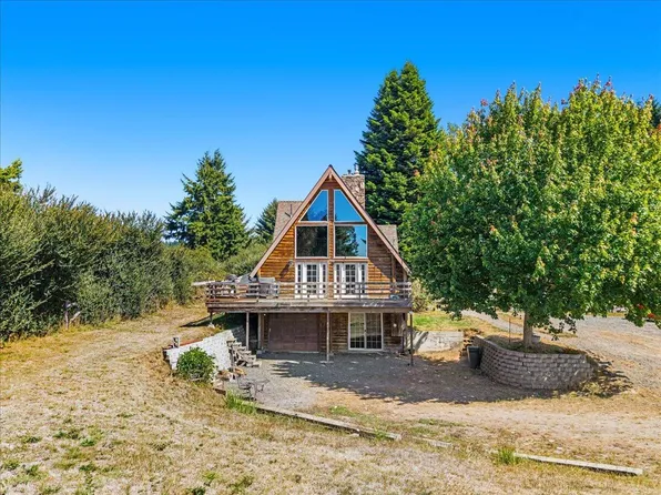 3767 Dows Prairie Rd, McKinleyville, CA 95519
