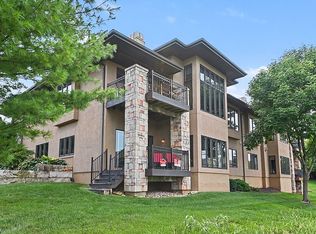 19420 W 102nd St, Lenexa, KS 66220