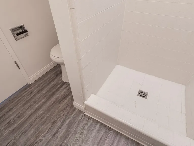 1527 Yale St #6 — Photo 43