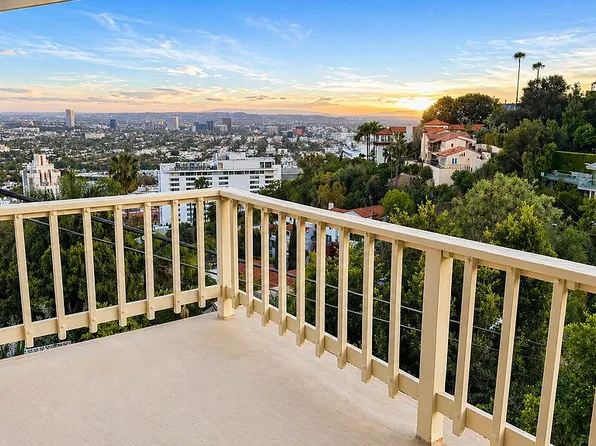 8428 Hollywood Blvd, Los Angeles, CA 90069