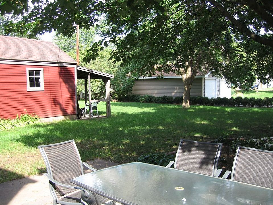 2nd image of 804 8th St