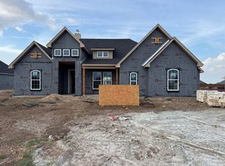 140 Chapowits Dr, Godley, TX 76044