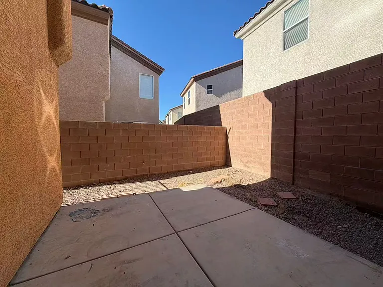 709 Jewel Tower St — Photo 19