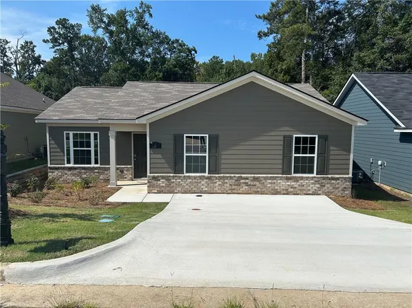 6 Summertide Dr, Phenix City, AL 36869