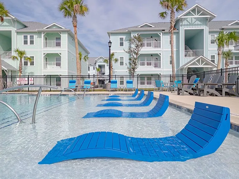 Tide On 35 Apartments — Photo 6