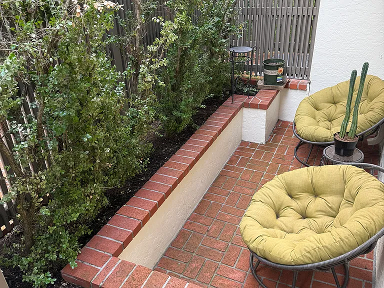 917 Hough St #9 — Photo 10