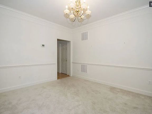 5th image of 317 Chamborley Dr