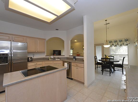 4th image of 2761 Valencia Ln