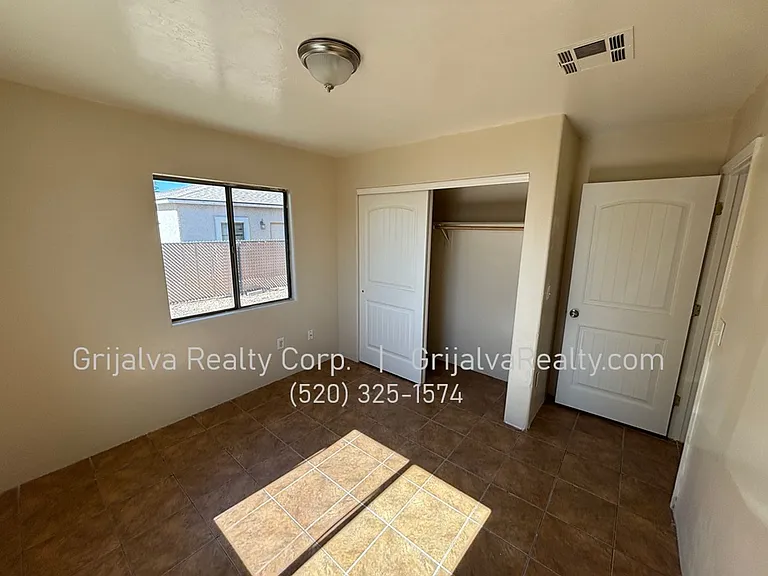 5015 Park — Photo 9