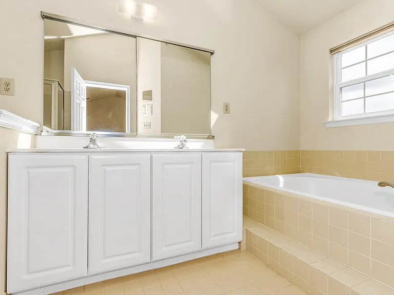128 Madison Way — Photo 23