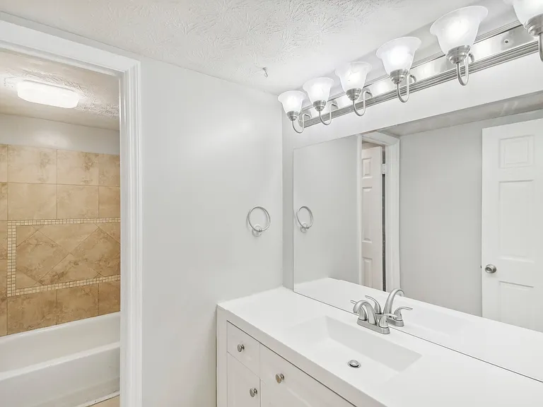 6429 Woodstone Way — Photo 16