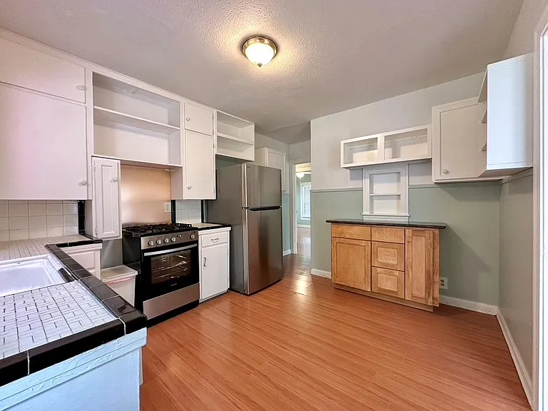 914 E 39th St #1 — Photo 21