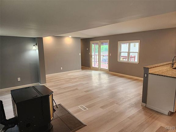 3rd image of 148 Mountain Village Dr