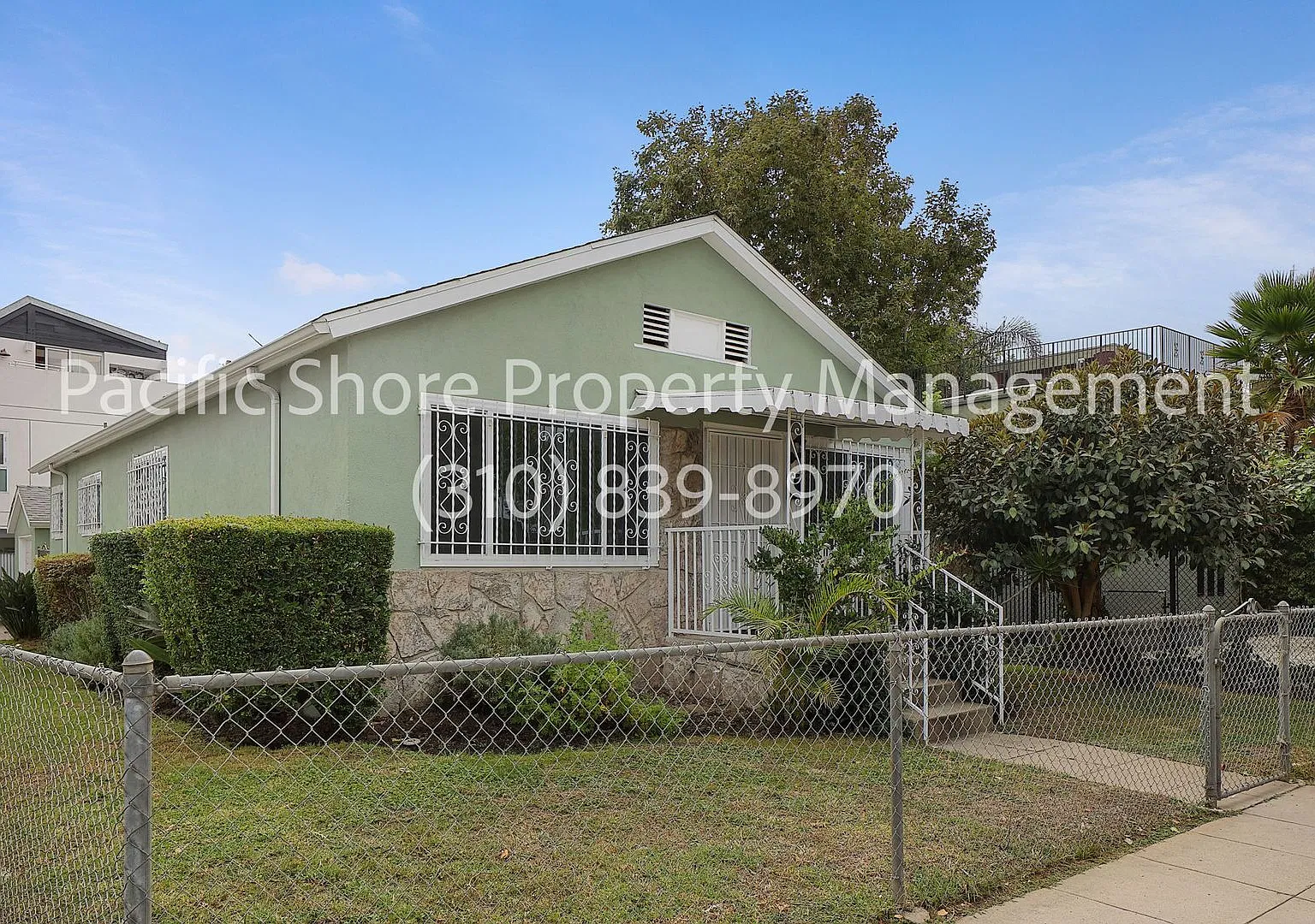 Remodeled 2-Bedroom, 2-Bath Home in Venice with Garage & Fenced Yard — Photo 1