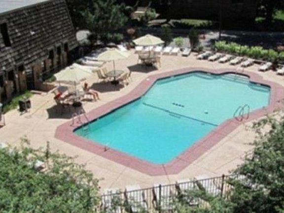 4th image of 8 Oak Creek Dr APT 3807