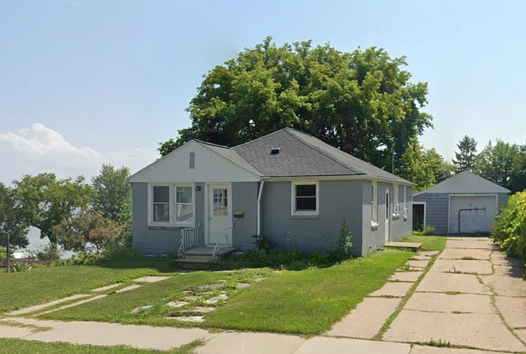 627 Fairview Ave — Photo 1