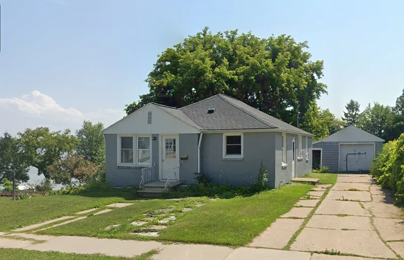627 Fairview Ave