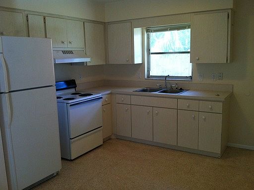 4th image of 606 15th Ave NW APT B