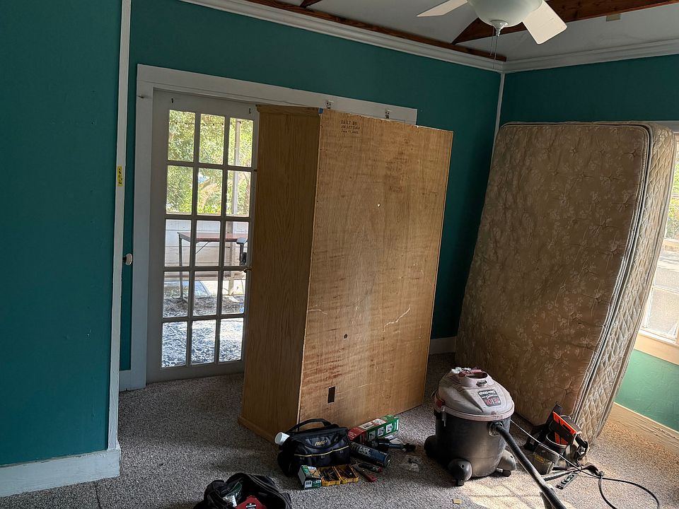 1st image of 402 E Erie Ave
