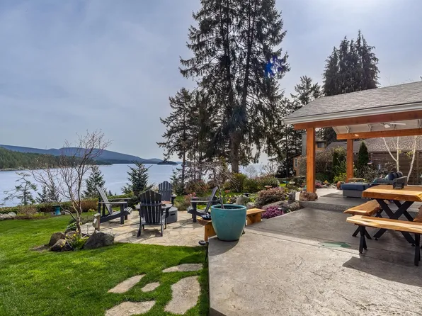 7616 Eureka Ave, Sunshine Coast, BC V7Z 1A1