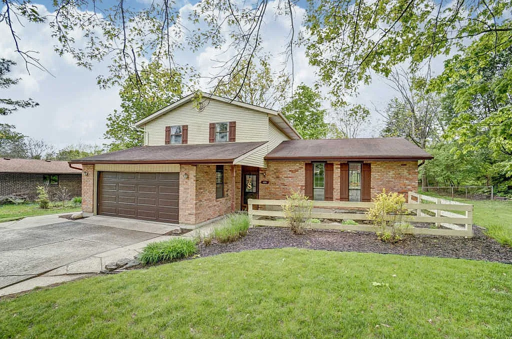 695 Glenway Dr photo 1