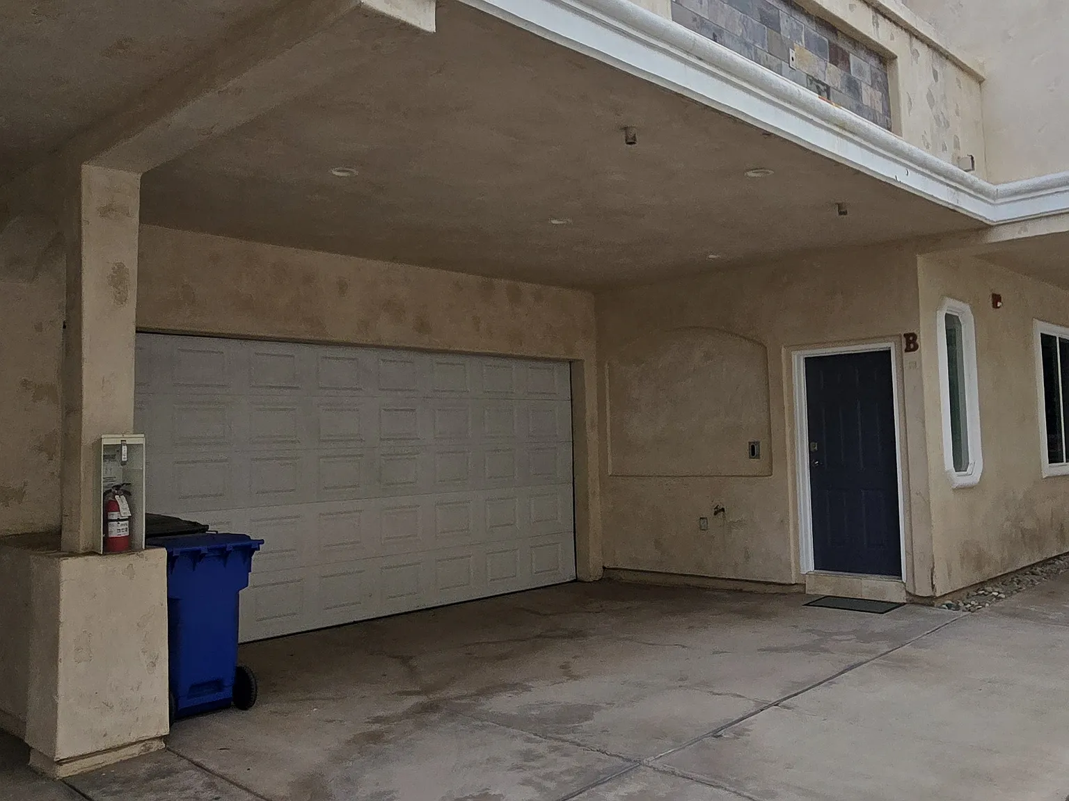 4 bed, 1740 sqft, $6,000 — Photo 2