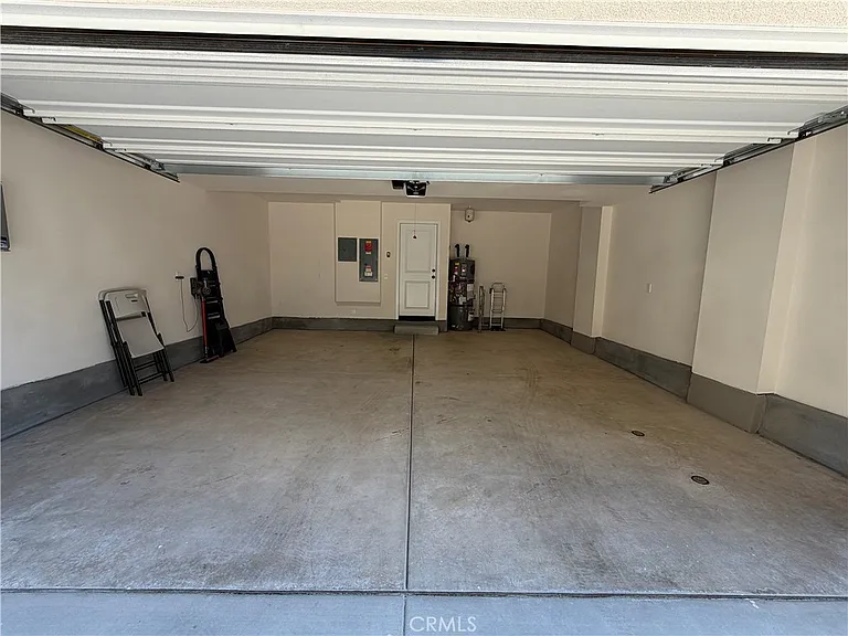 135 Evergreen — Photo 27