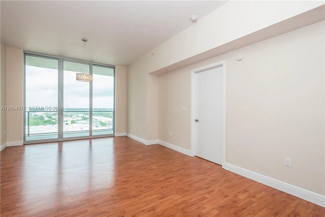 Two Midtown Miami Condo — Photo 4