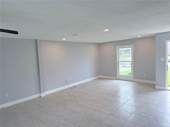 3rd image of 3832 Dulaney Dr