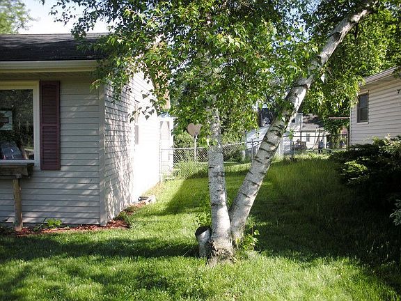 2nd image of 1305 Myra Ave
