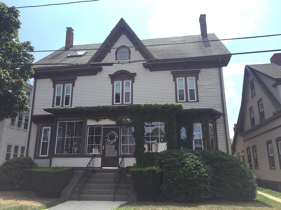1st image of 27 Summer St #3