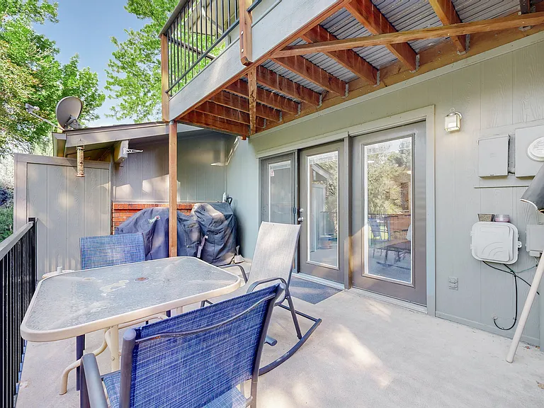 1404 Adriel Dr — Photo 38