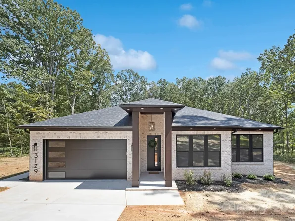 3129 Oak Ridge Cir, Lincolnton, NC 28092