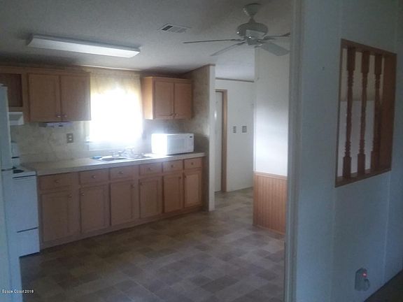 5th image of 746 Canary Dr
