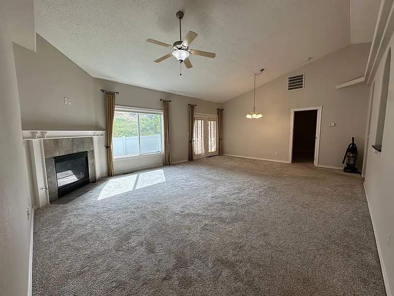 12405 E Aunnic Ln — Photo 7