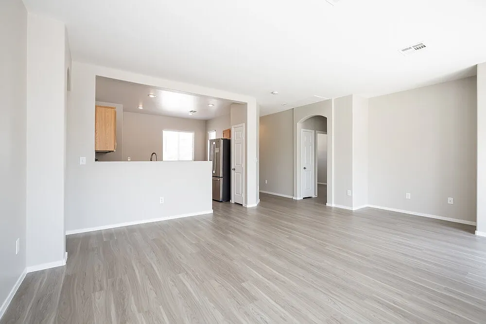 3 bed, 2.0 bath, 1326 sqft, $2,850 — Photo 3