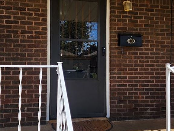2nd image of 209 W Coe Dr
