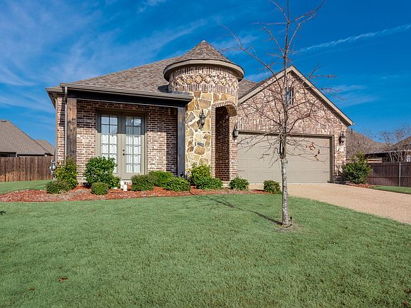 2nd image of 113 Manor Ln