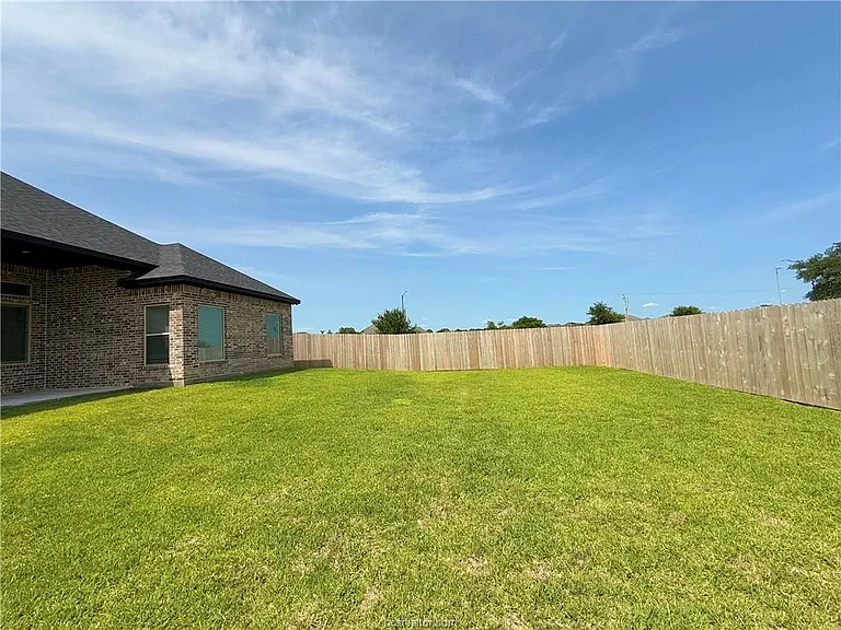 4205 Skylar Dr — Photo 30