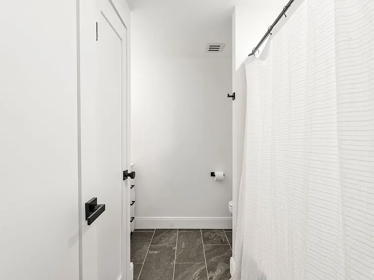 123 Tudor St — Photo 21