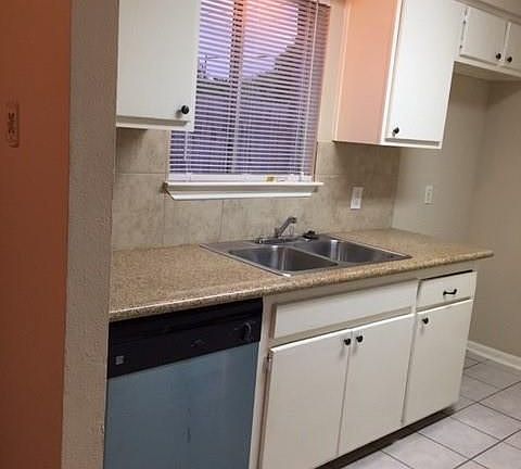 2nd image of 2019 Hammerwood Dr