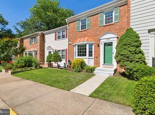 4940 McFarland Dr, Fairfax, VA 22032