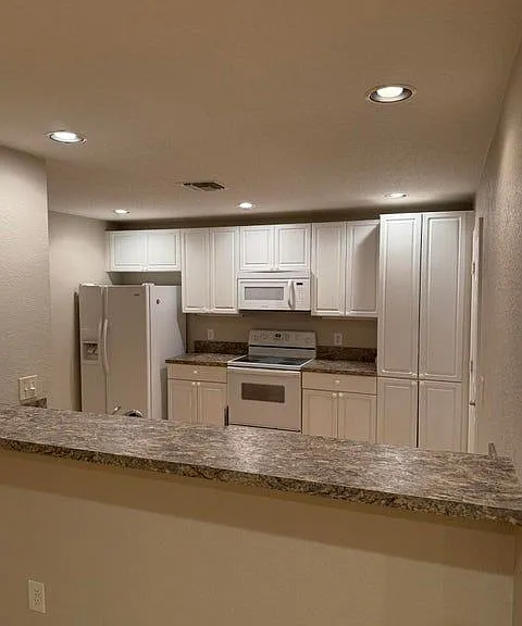 1739 N Dovetail Dr — Photo 4