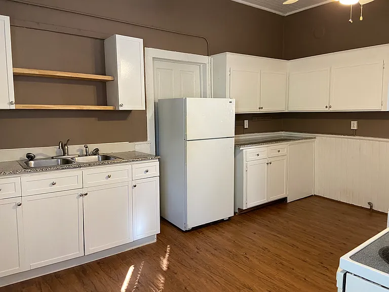 105 Huger St #105 — Photo 12