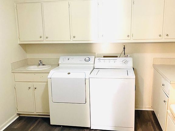 5th image of 4451 McCampbell Dr
