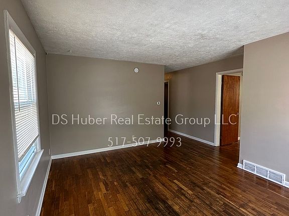 2nd image of 1406 Knollwood Ave