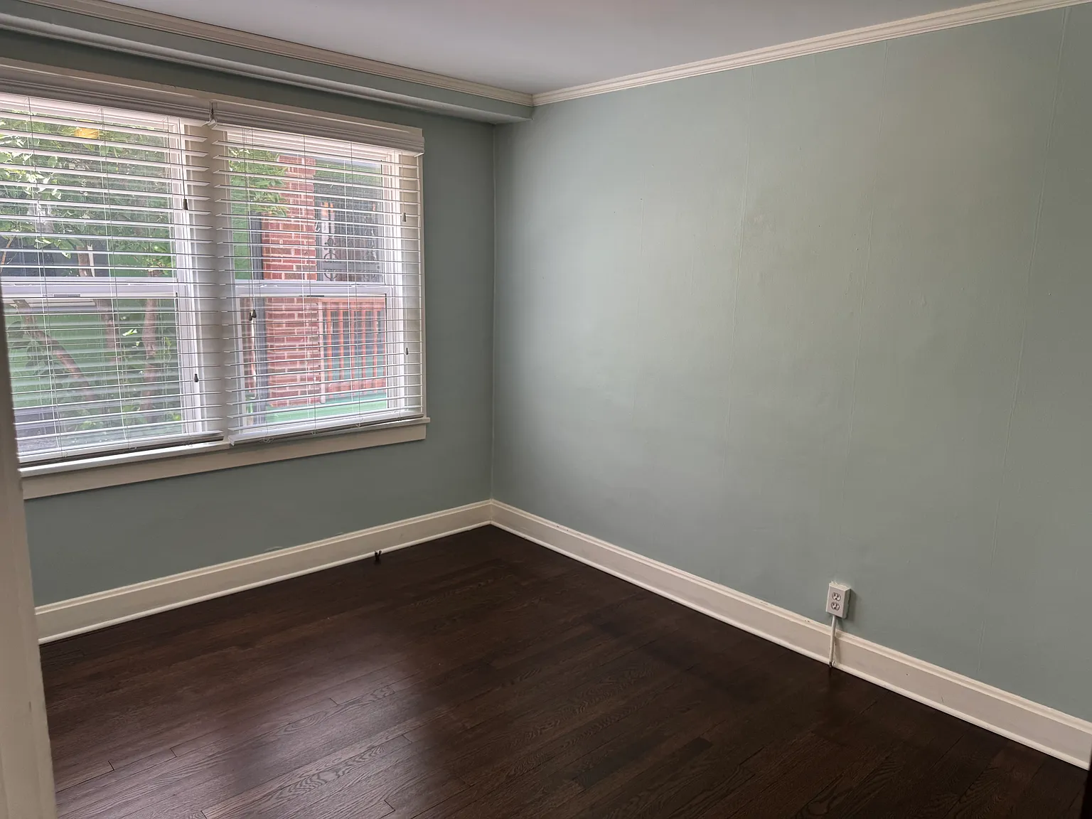 3 bed, 1100 sqft, $1,975 — Photo 3