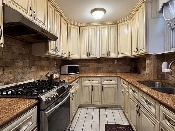 4th image of 3614 Paulding Avenue